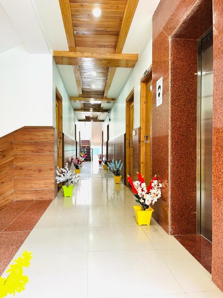 Tata Vista Resort Mall Road Manali - Centrally Heated & Air Cooled Exterior foto